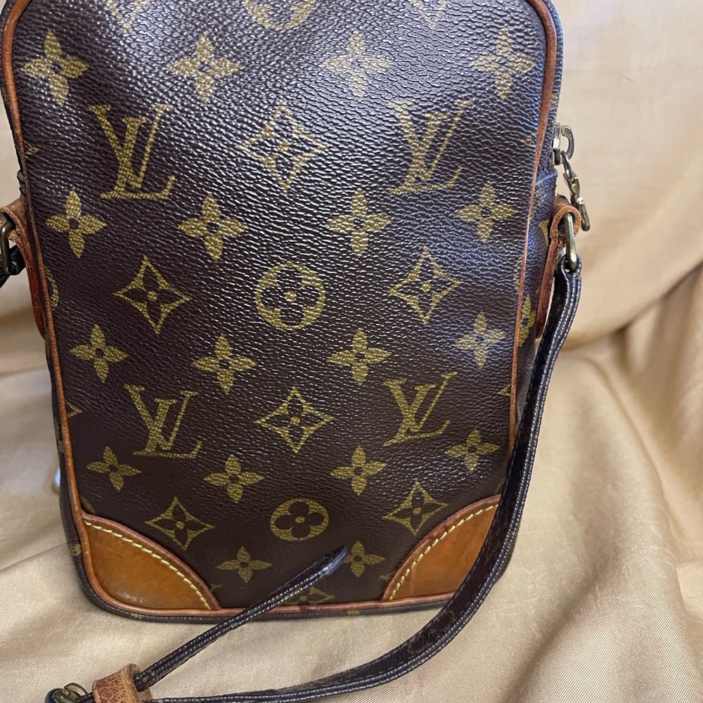 Louis Vuitton Amazone Monogram Brown Unisex Bag - Picture 3 of 10